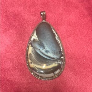 Gray Teardrop Stone Agate Diamond with Rustic Metalwork